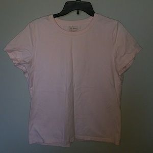 High quality hardly worn soft pink tshirt. LL Bean